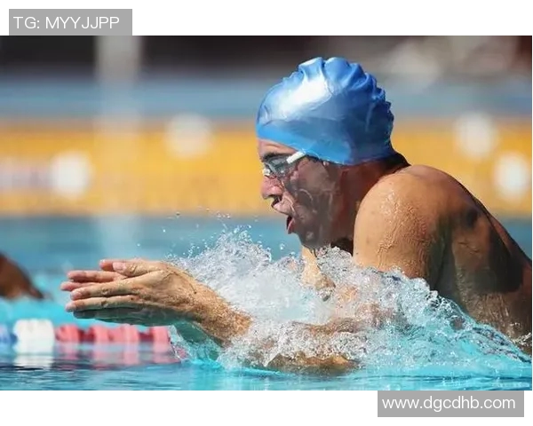 蛙泳常见错误解析及改进方法助力游泳技术提升